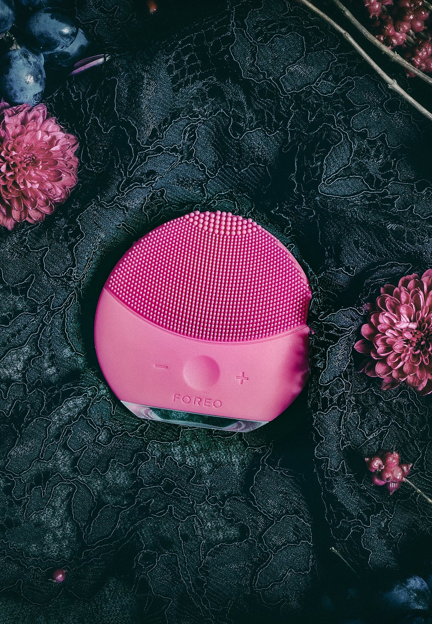 Foreo LUNA Mini 2 Ansiktsrengöring i fuchsia